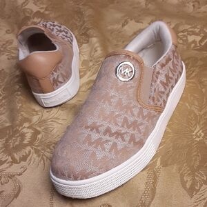 Michael Kors Kids  Tan Slip-On Sneakers Size 2.0 Kids